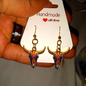 Handcrafted adorable bull skull earrings! ❤️🪄